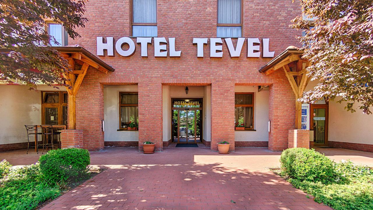 Hotel Tevel Sladkovicovo Buitenkant foto