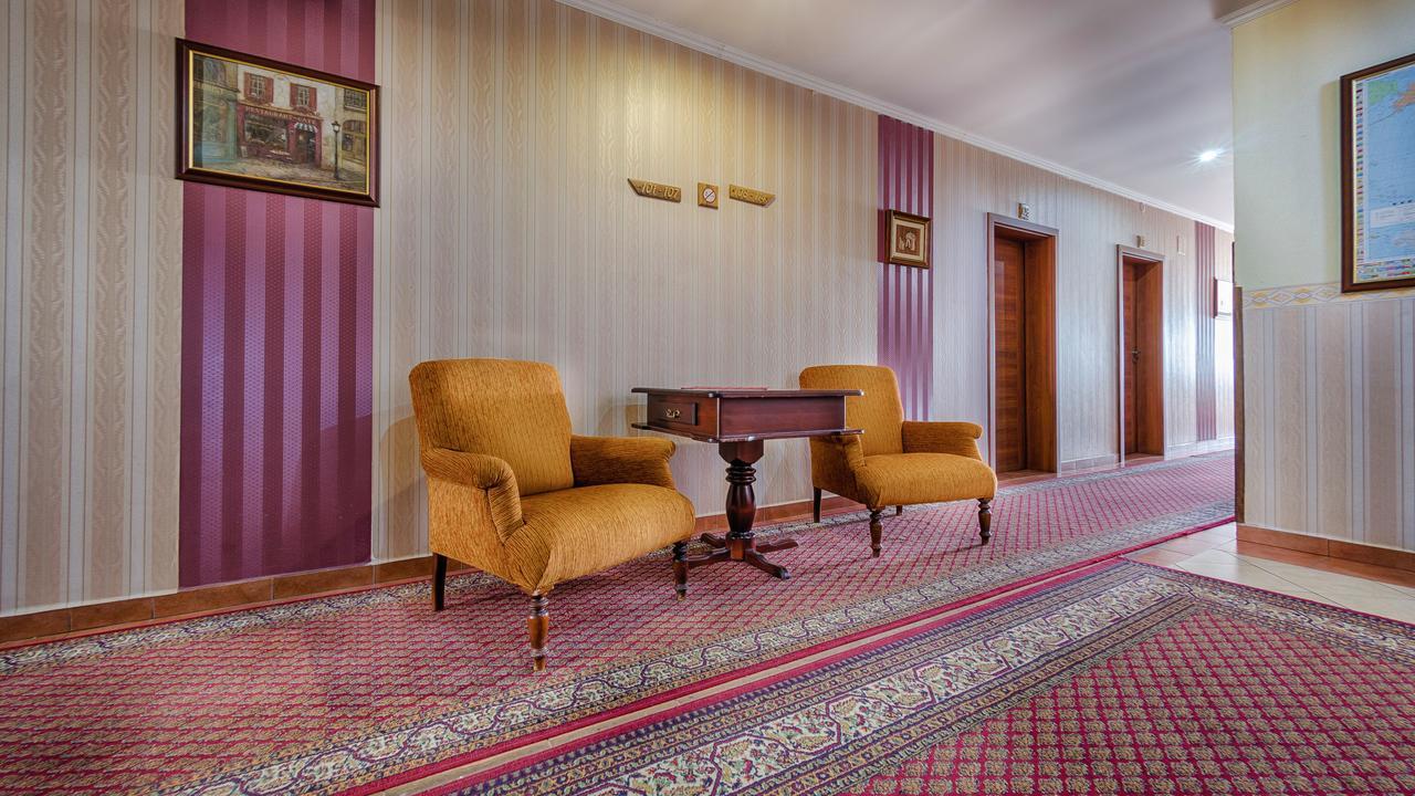 Hotel Tevel Sladkovicovo Buitenkant foto