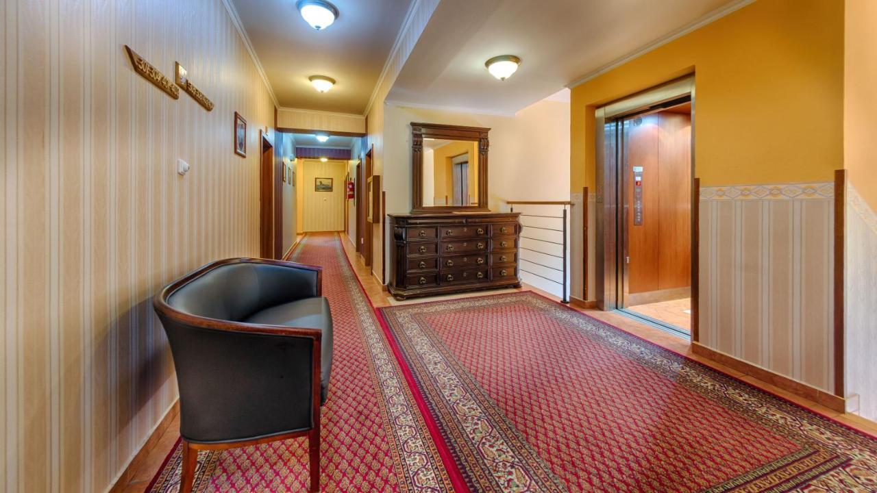 Hotel Tevel Sladkovicovo Buitenkant foto