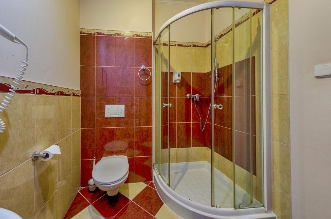 Hotel Tevel Sladkovicovo Buitenkant foto