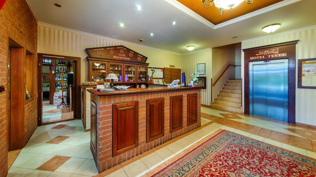 Hotel Tevel Sladkovicovo Buitenkant foto
